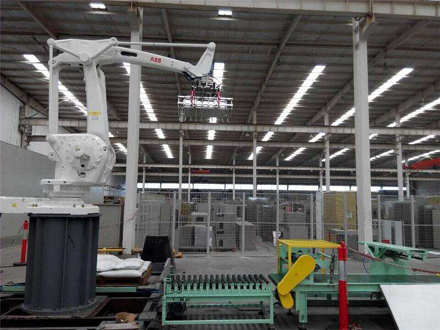 工业机器人：四大家族垄断，国产品牌突围